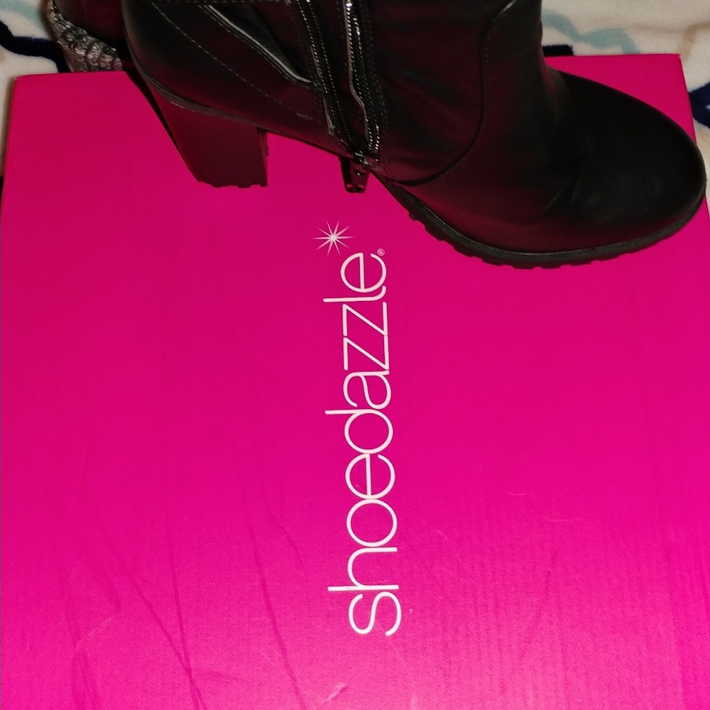 Boots - Picture 6 of 8